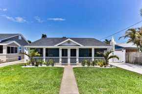 216 Kirkland Suite 1 - 1-1 Beachside Pool Home!